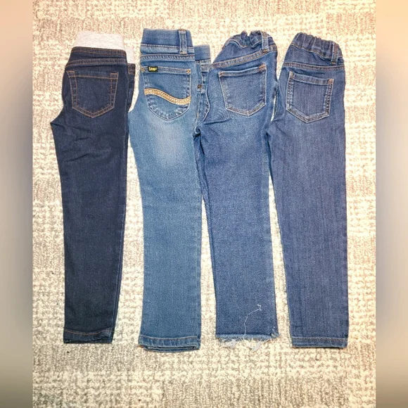4 Pair of Toddler Girl Jeans - Picture 3 of 9